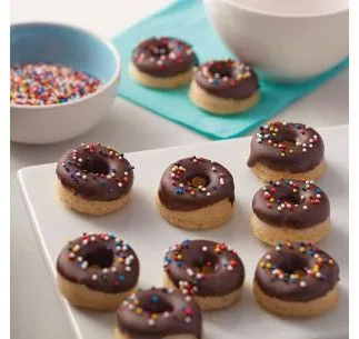 WILTON MOLDE MEDIANO DONUTS... 2