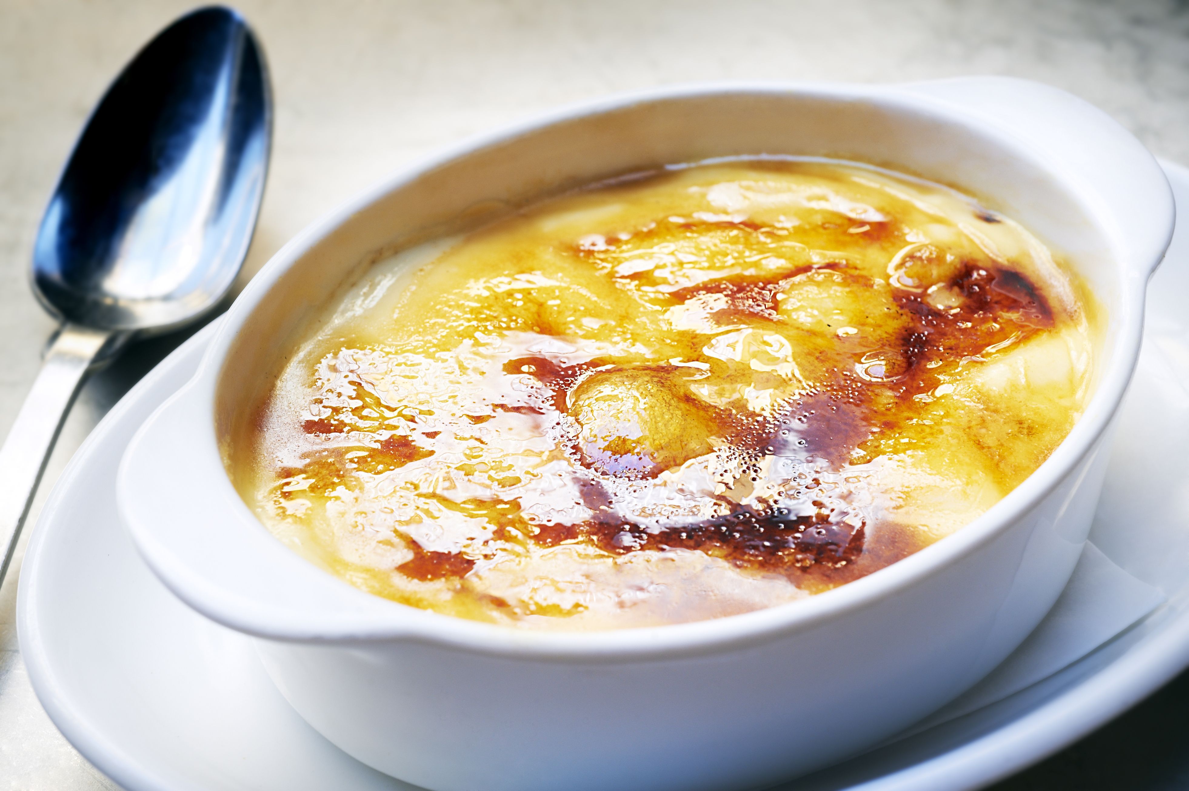 Aprende a hacer una deliciosa crema catalana